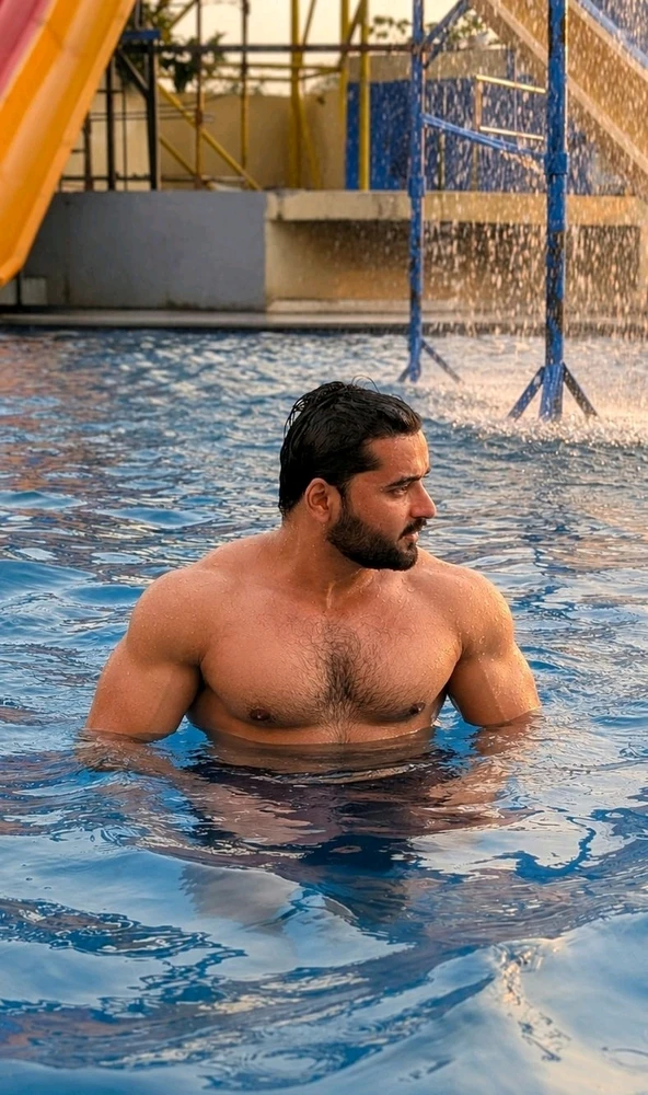 GIF Saif tərəfindən yükləndi