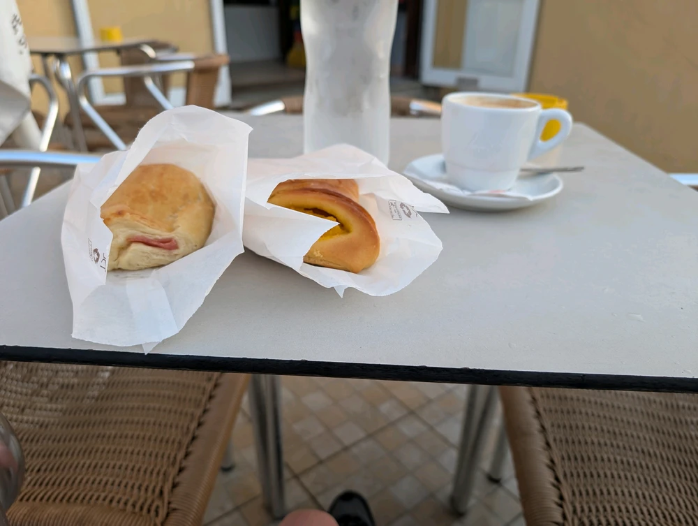 Sliku je postavio/la Almina