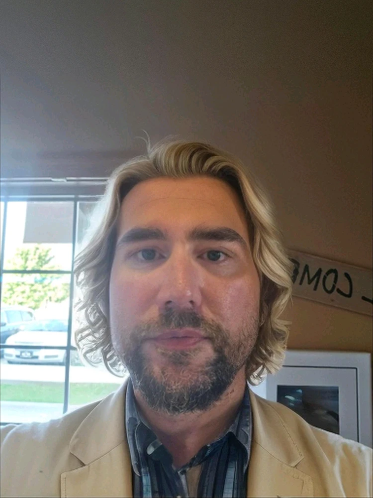 Dan يۈكلىگەن GIF