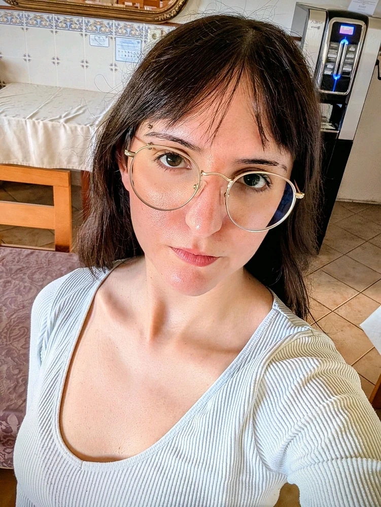Lucia 上傳的 GIF