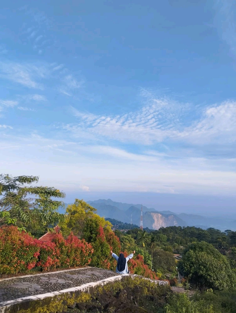 GIF uploaded by hr