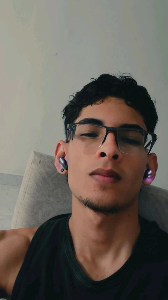 GIF uploaded by Soto
