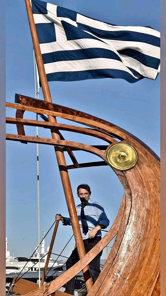 GIF lastet opp av Antonis