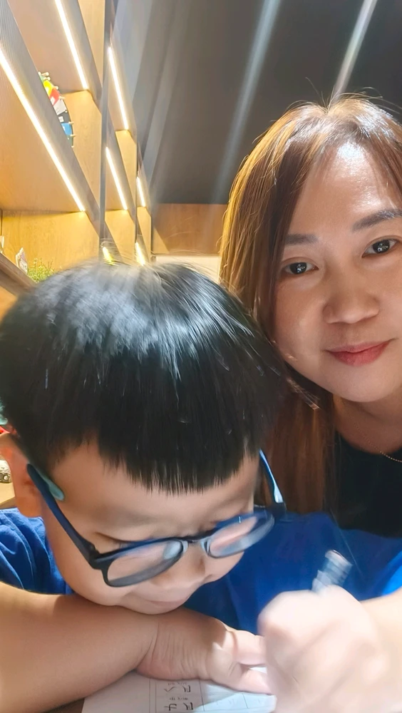 GIF uploaded by Yuliana
