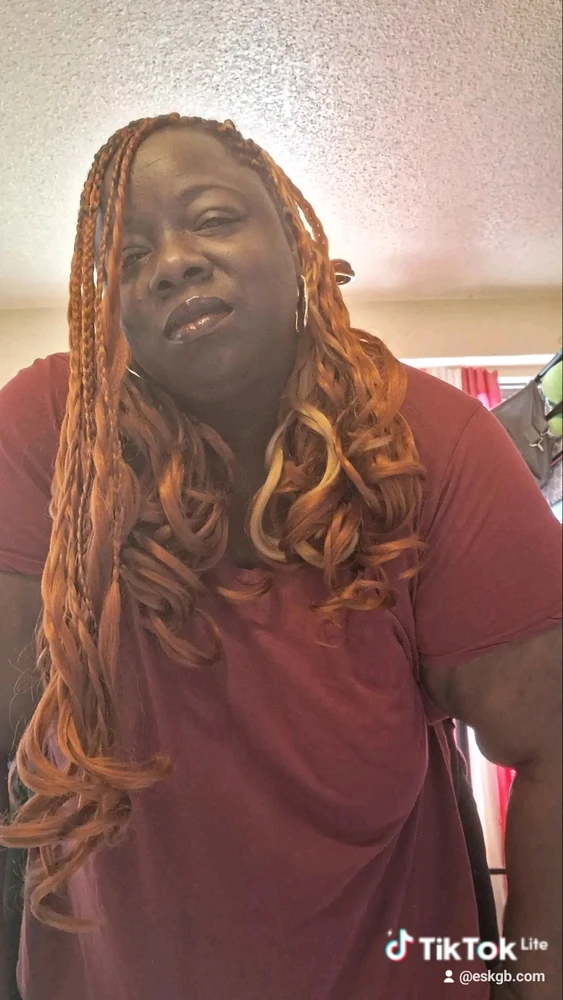 GIF yaikidwa ndi DCB