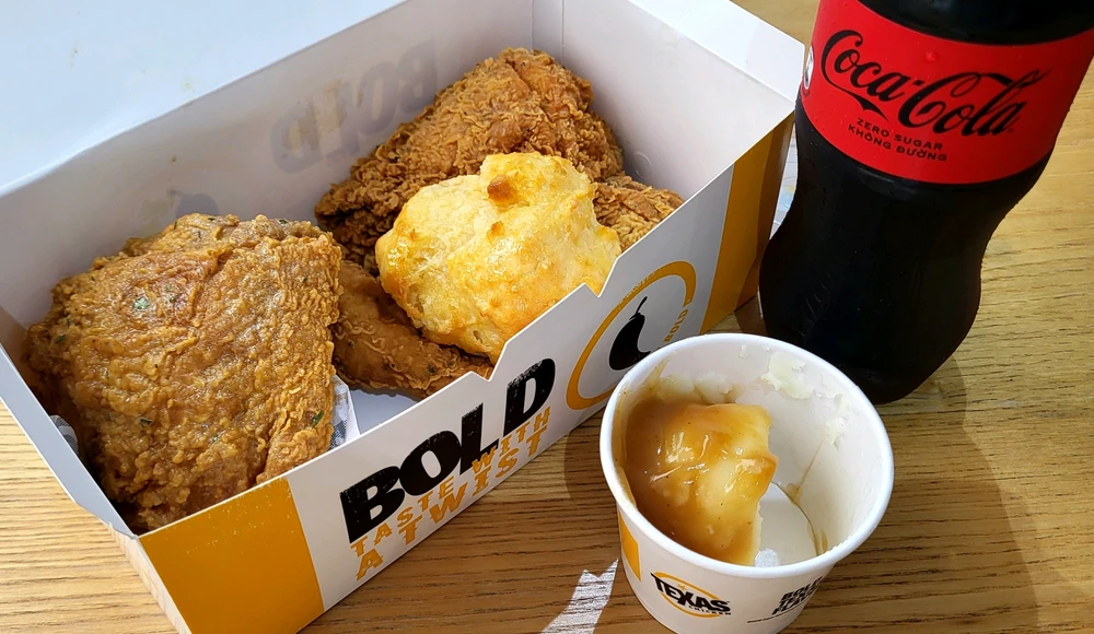 GIF uploaded by Tofu 🍜🍗🍟