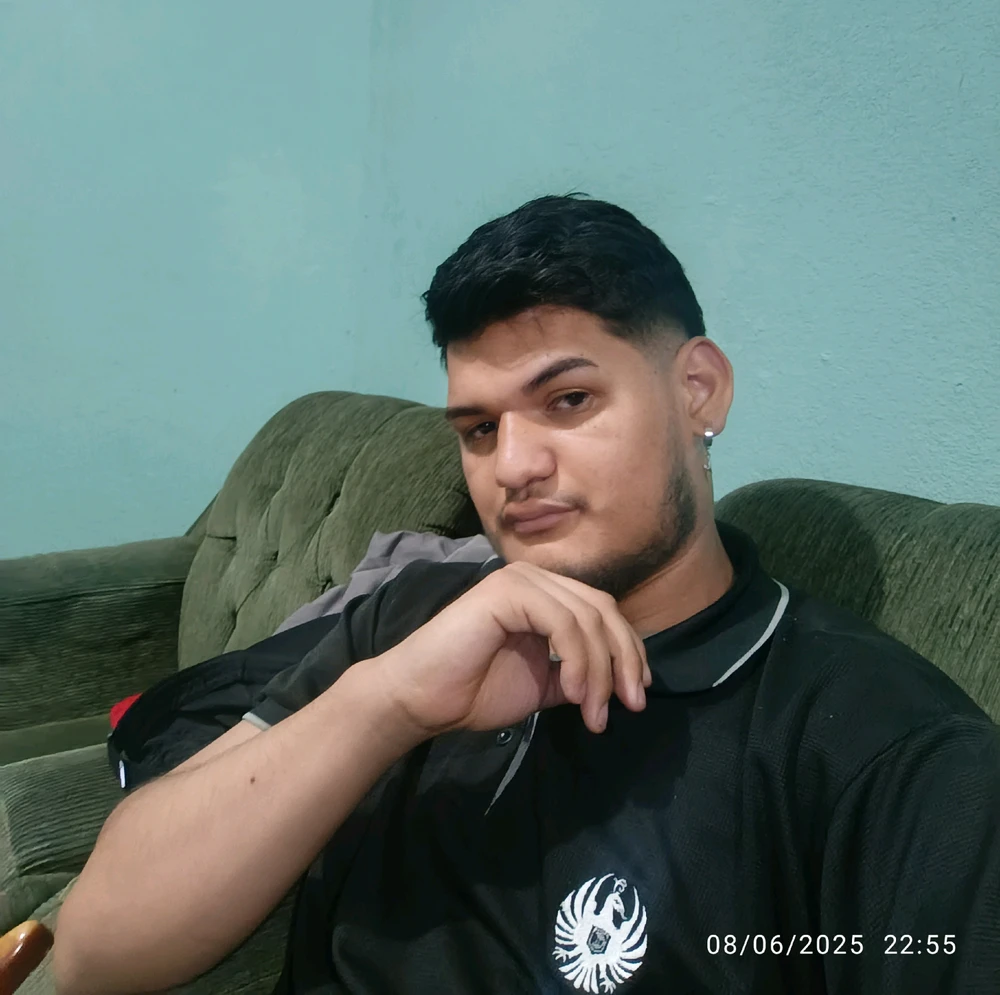 Brayan Dávila 上傳的 GIF