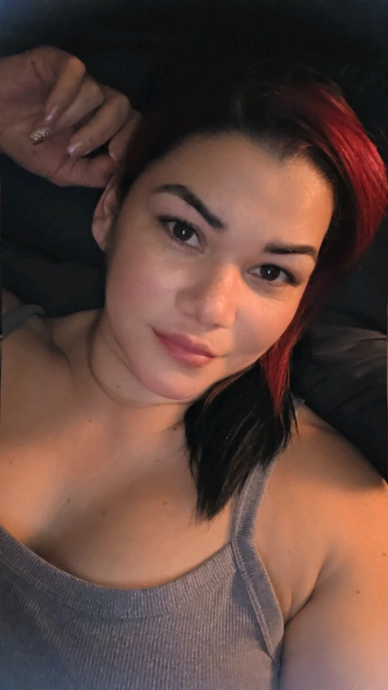 GIF i tukuna ake e Lizzy