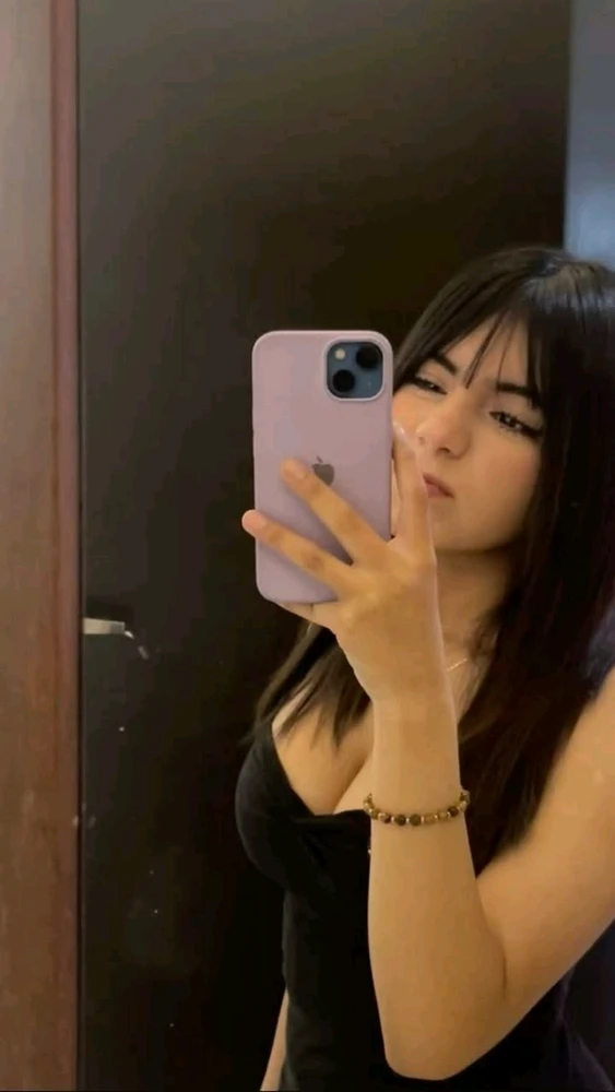 Hannah Mhae 上傳的 GIF