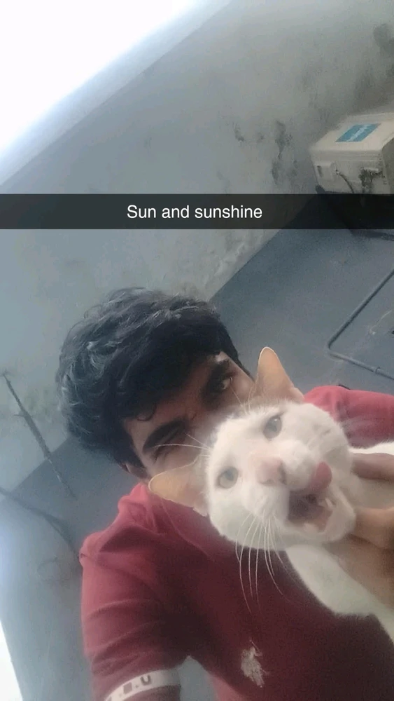GIF i tukuna ake e Aaditya