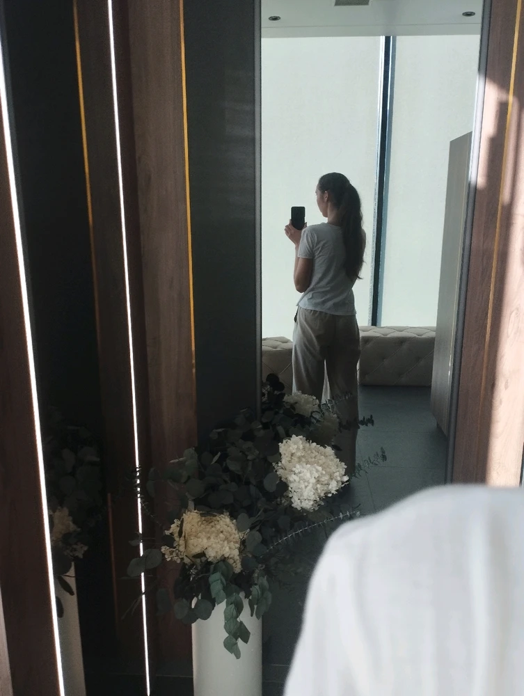 Immaġni mtellgħa minn Karina