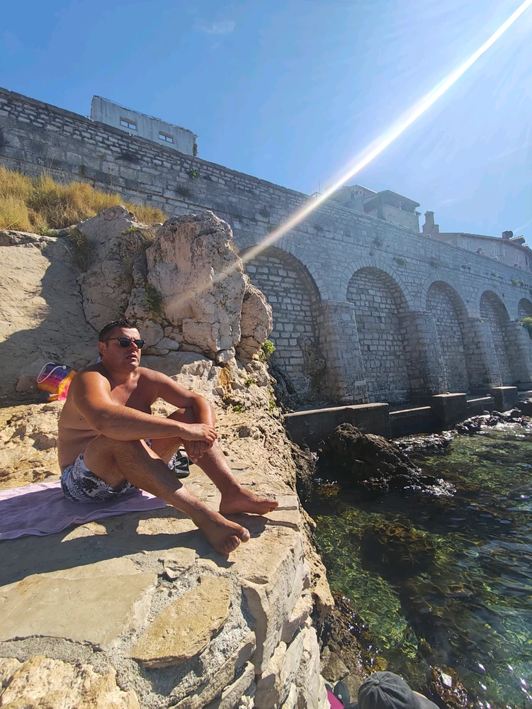 GIF pujat per Petar
