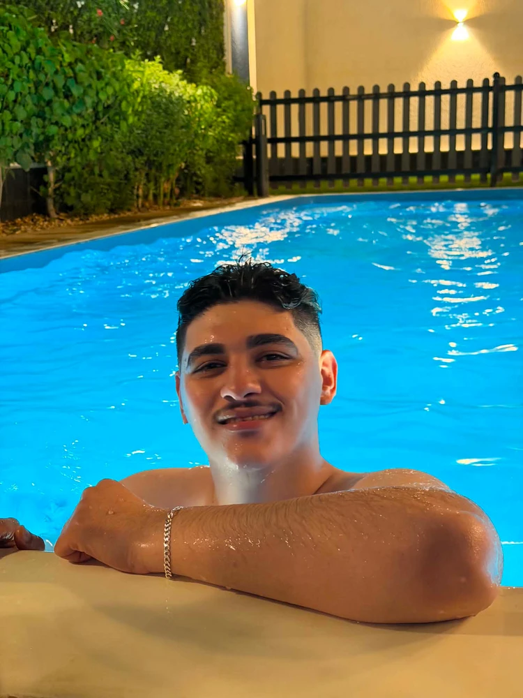GIF diunggah ku Moe