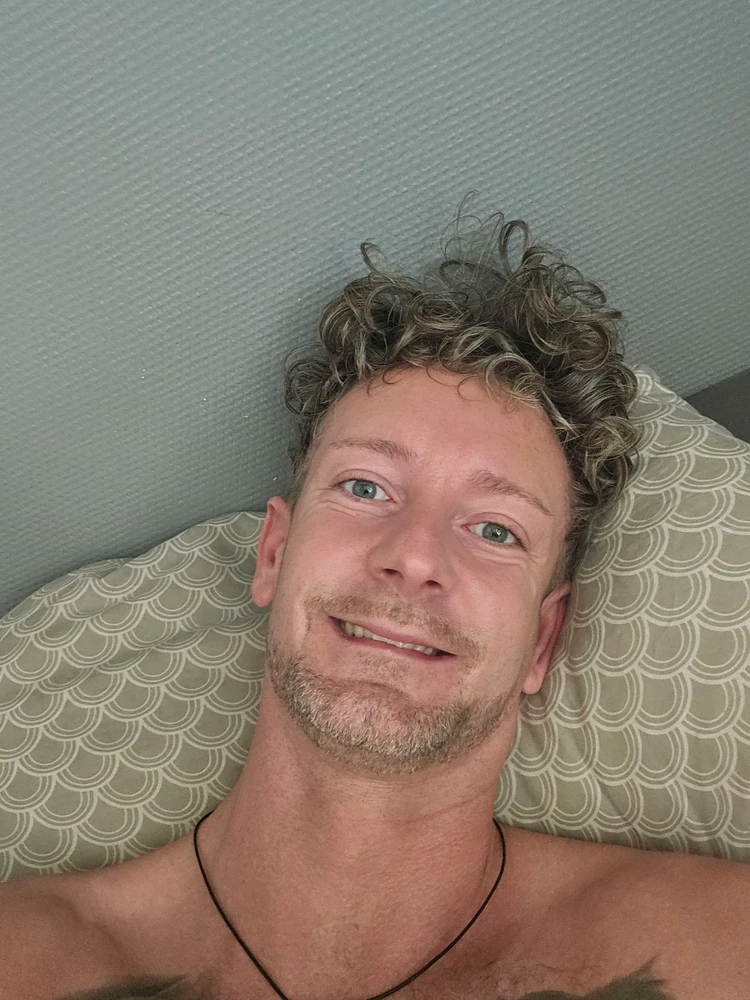 GIF eropgeluede vum Simon