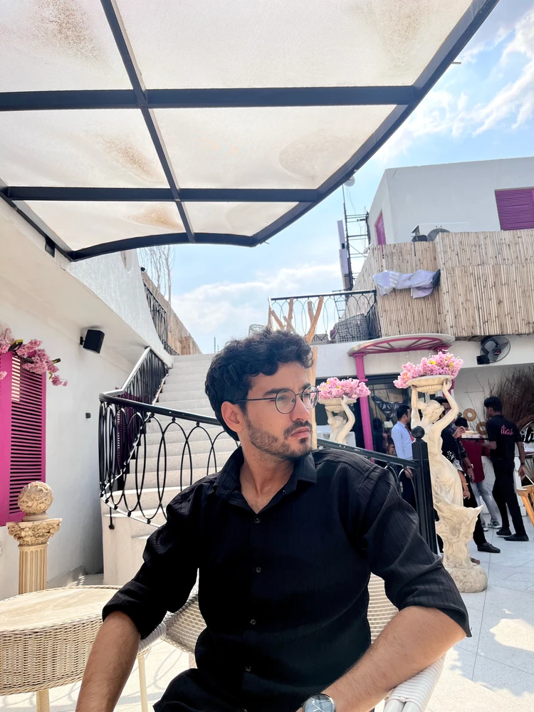 GIF nahral Nishant