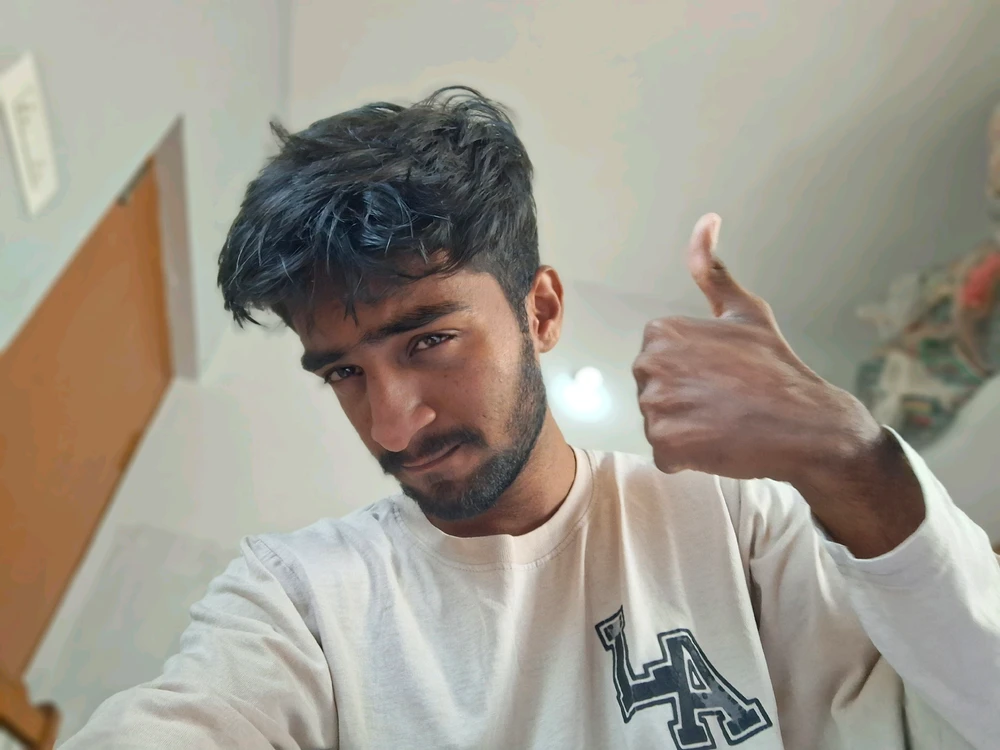 GIF တင်သူ - Kartik
