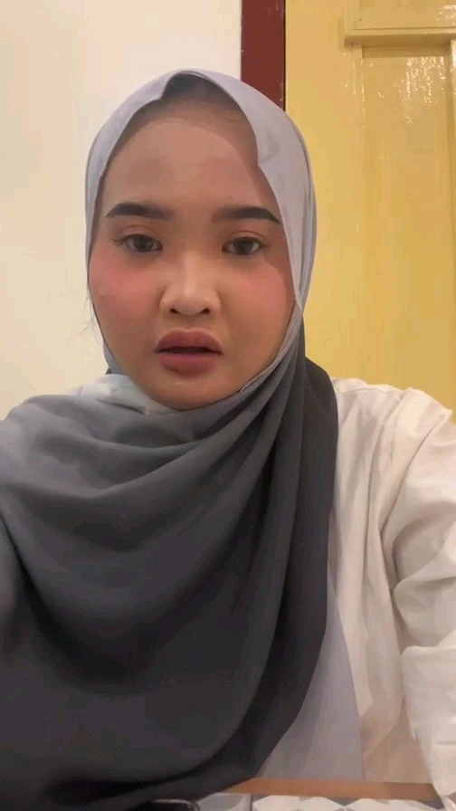 GIF diunggah ku Adela