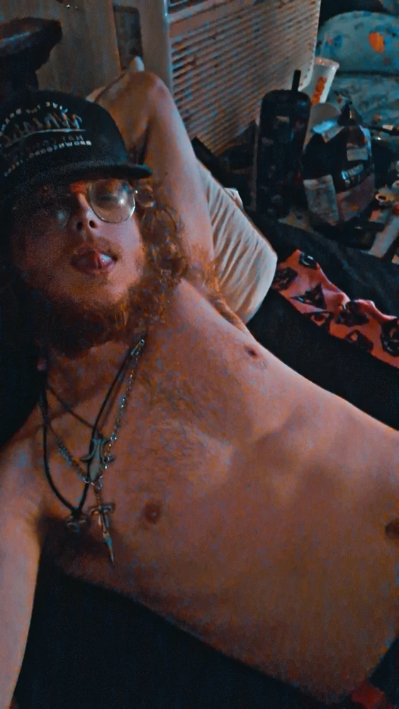 GIF nahrál Gaige Noble