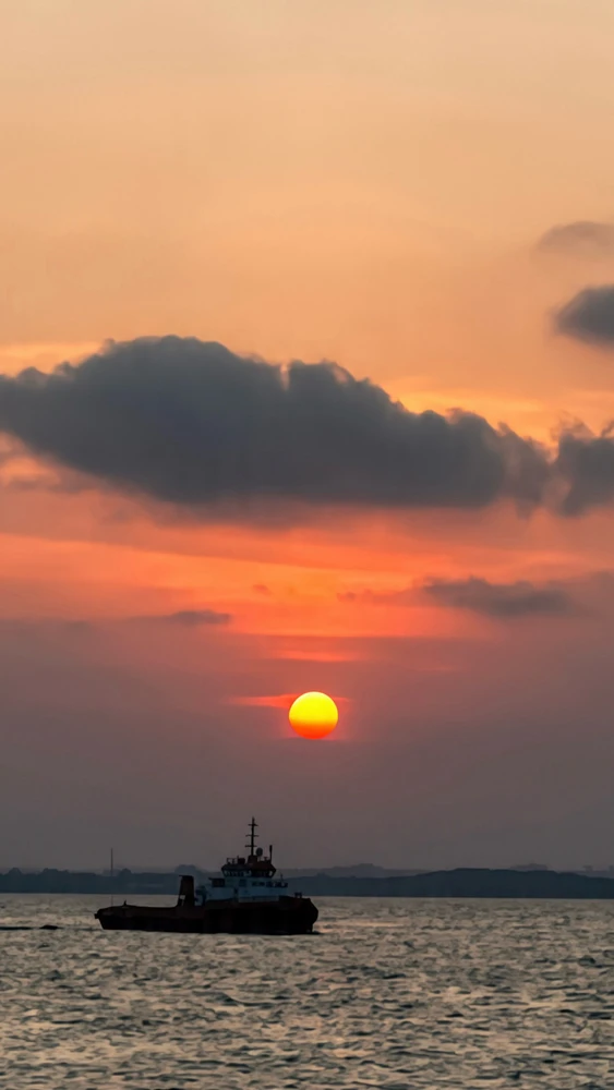 GIF uploaded by rolldepan