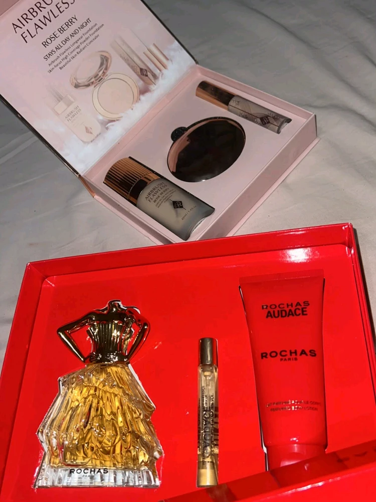 GIF uploaded by 𝑳𝒊𝒏𝒅𝒂