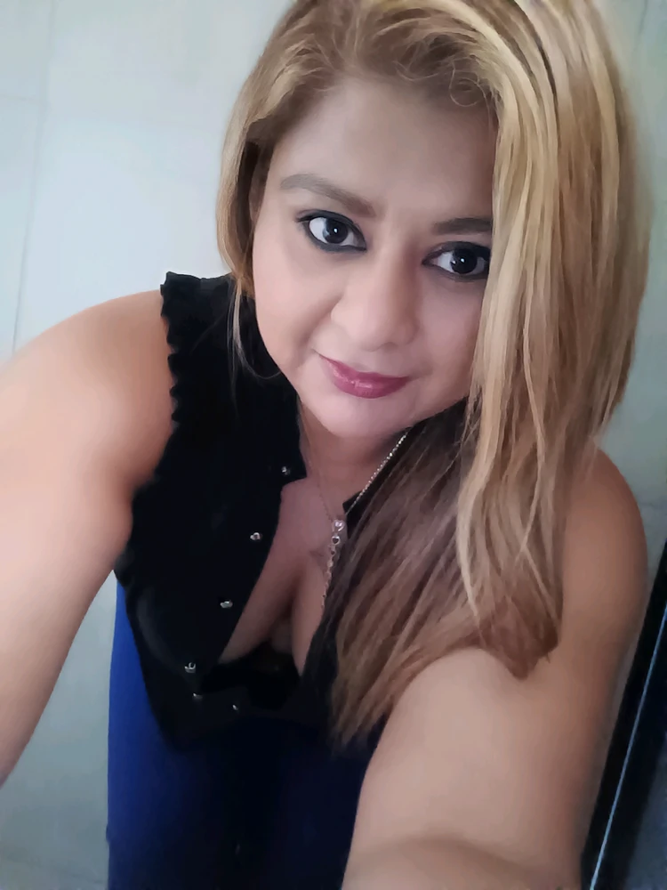 GIF uploaded by Aura