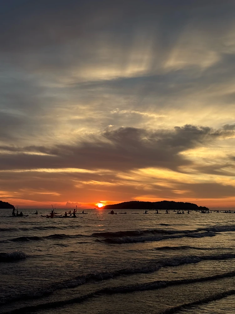 Immaġni mtellgħa minn Bella