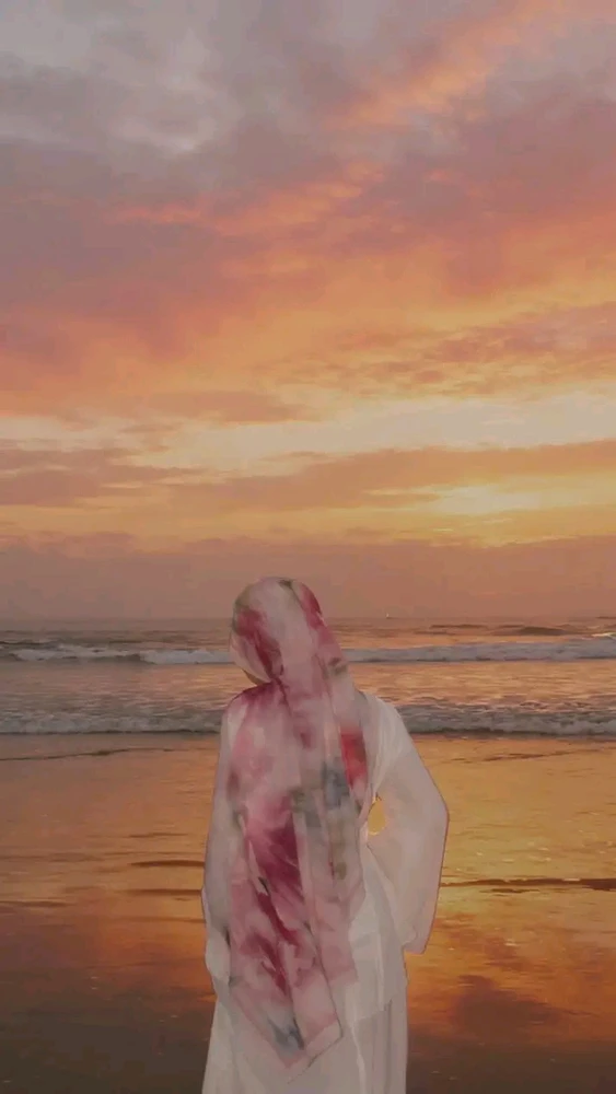 Khalida tarafından yüklenen GIF
