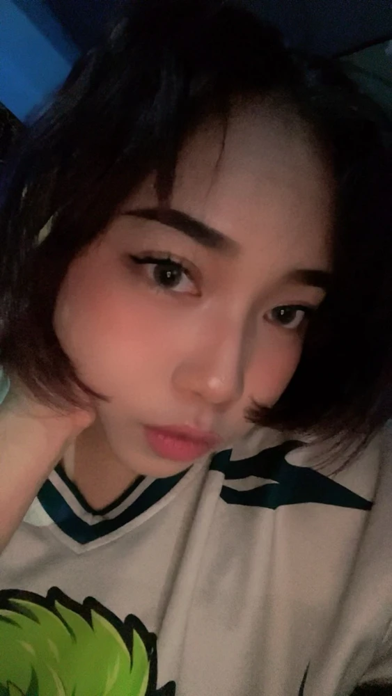 GIF yakaiswa naRina