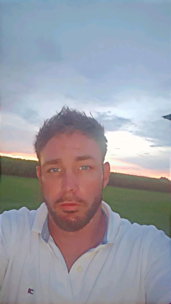 GIF Josh tarapyndan ýüklenen