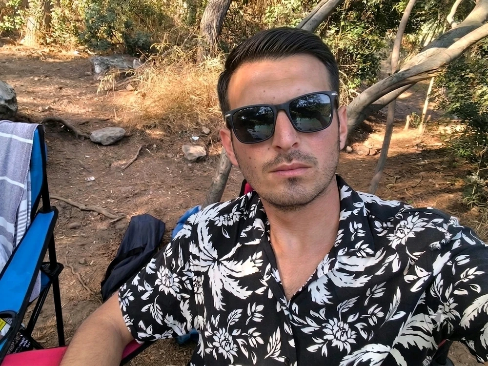 GIF yaikidwa ndi Ömer