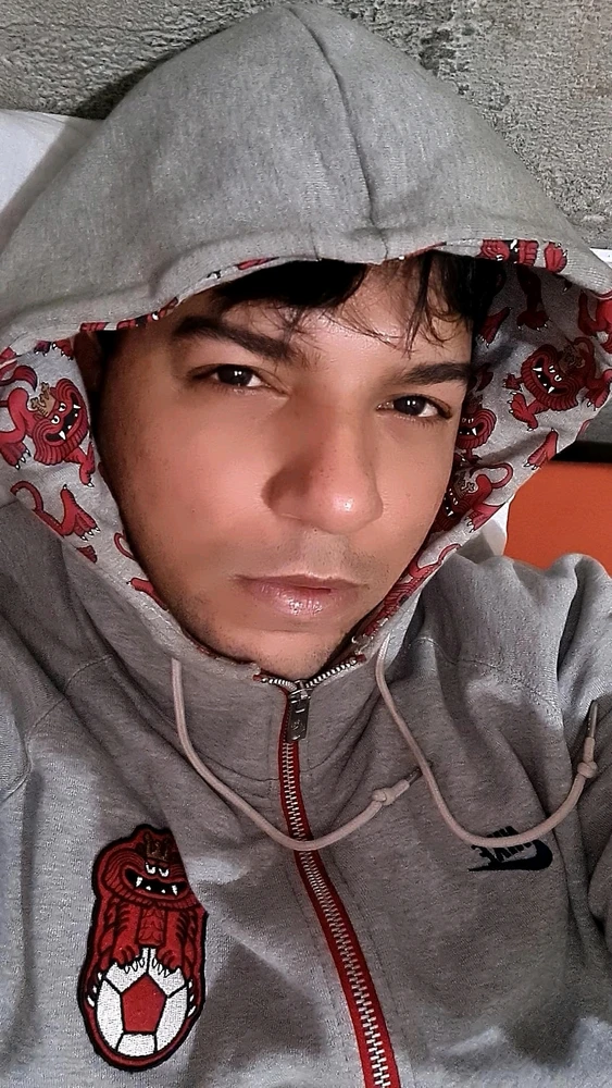 Eric විසින් GIF එක upload කරන ලදී