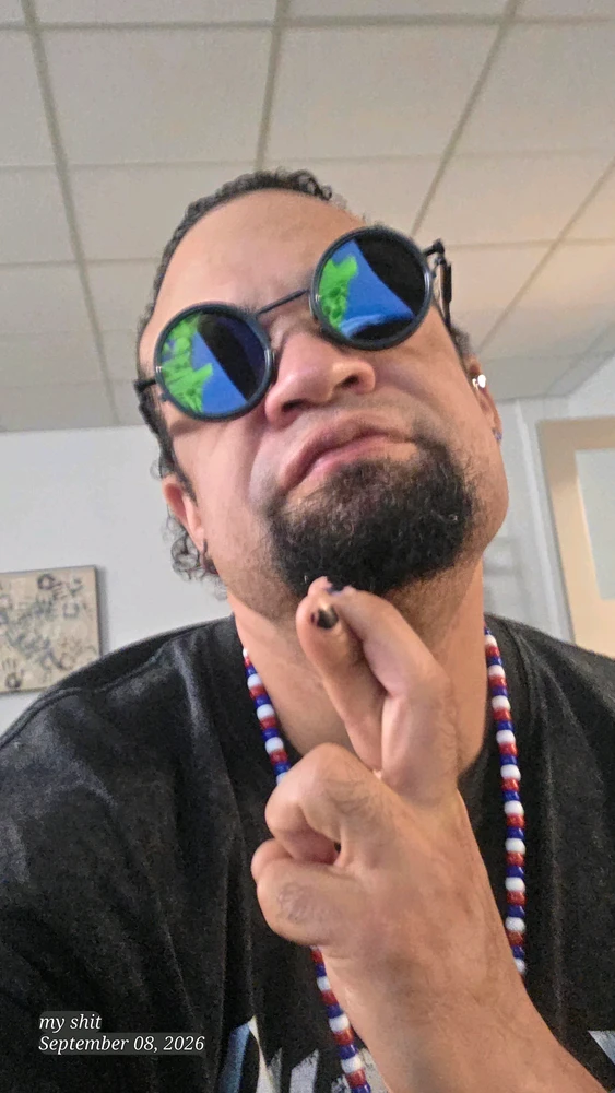 GIF eropgeluede vum Anthony
