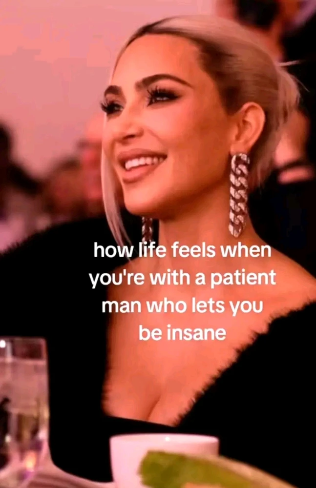 GIF nke Angela bugoro
