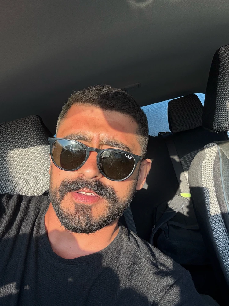 GIF yakaiswa naHalil