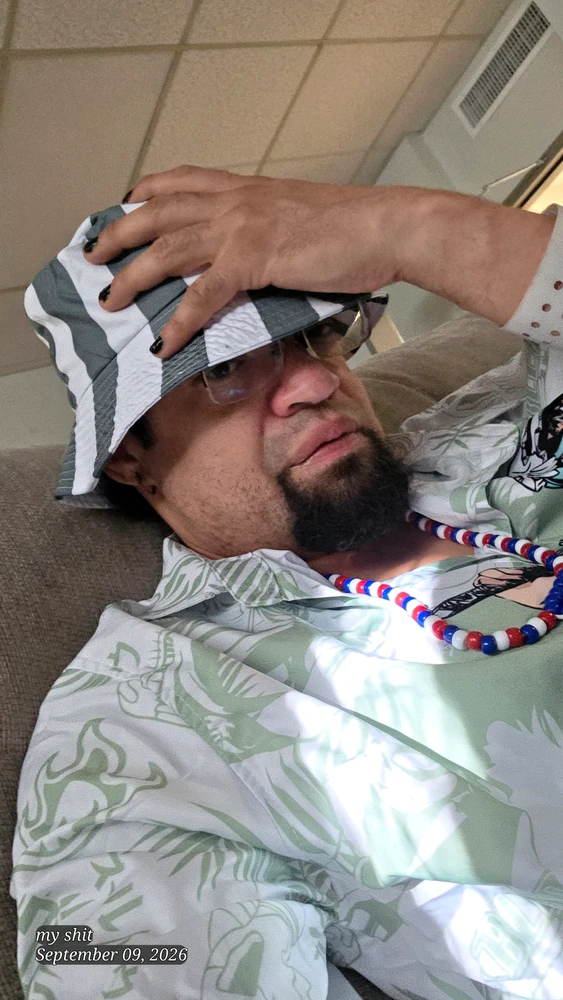 GIF загружаны Anthony