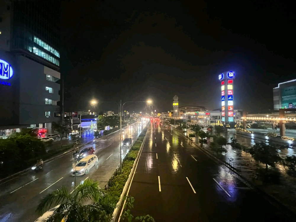 GIF uploaded by Quenon