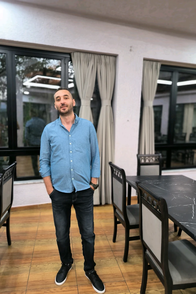 GIF uploaded by Albanian