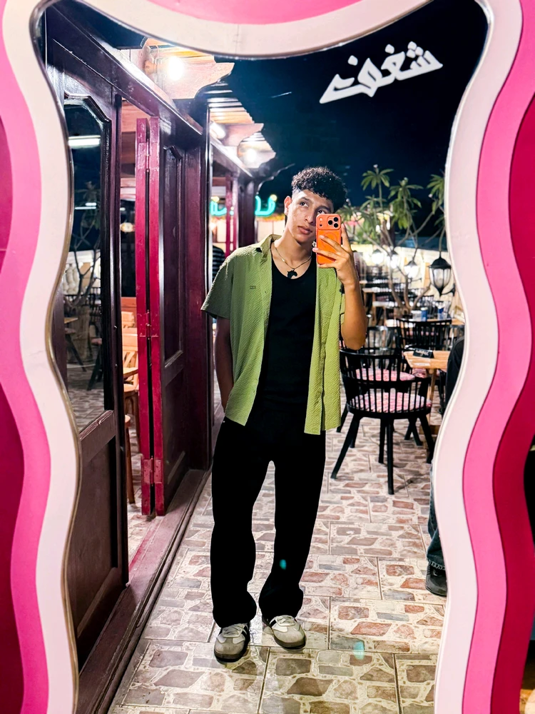 GIF uploaded by Moaz