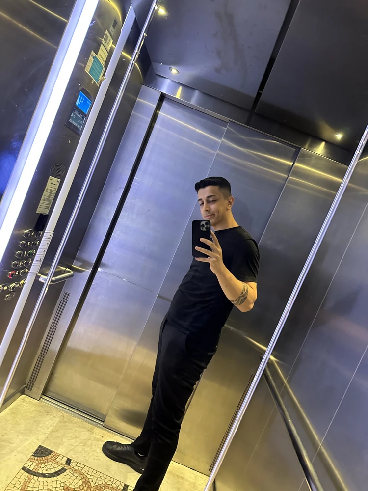 GIF uploaded by İbrahim