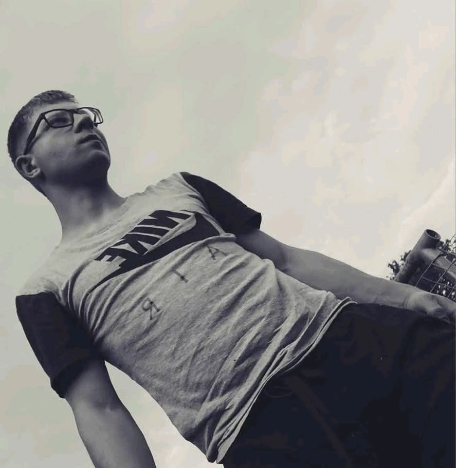 GIF tso los ntawm Edvinas