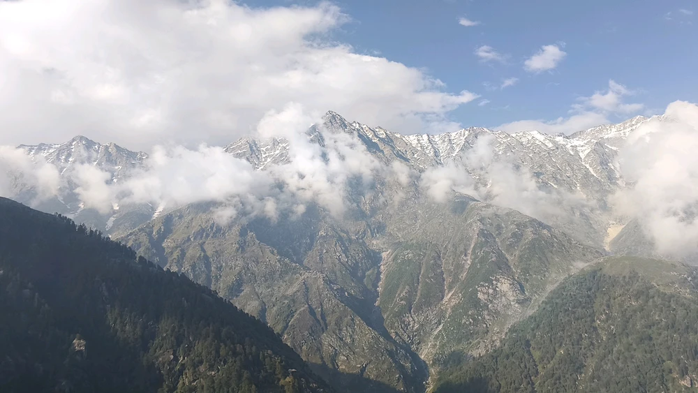Kartik Thakur द्वारा अपलोड किया गया GIF