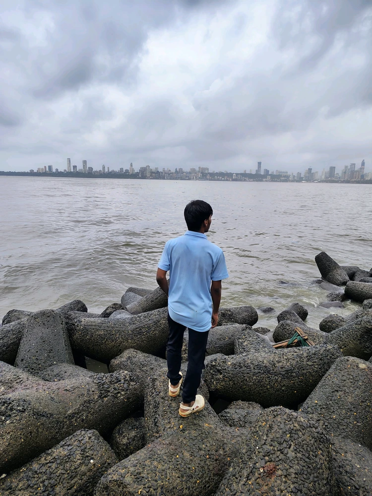 Bhushan Pawar يۈكلىگەن GIF