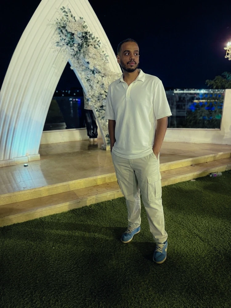 GIF жүктеген Mahmoud