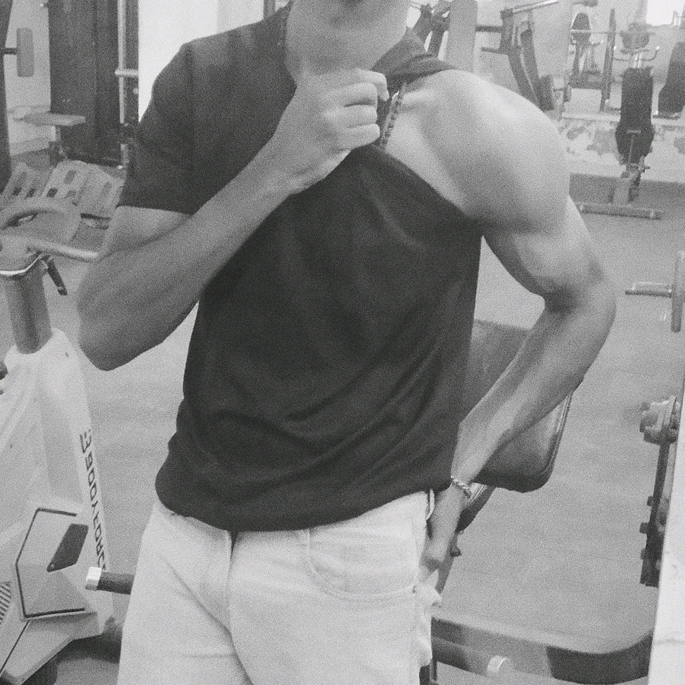 Shoulder is getting 3-D shape 