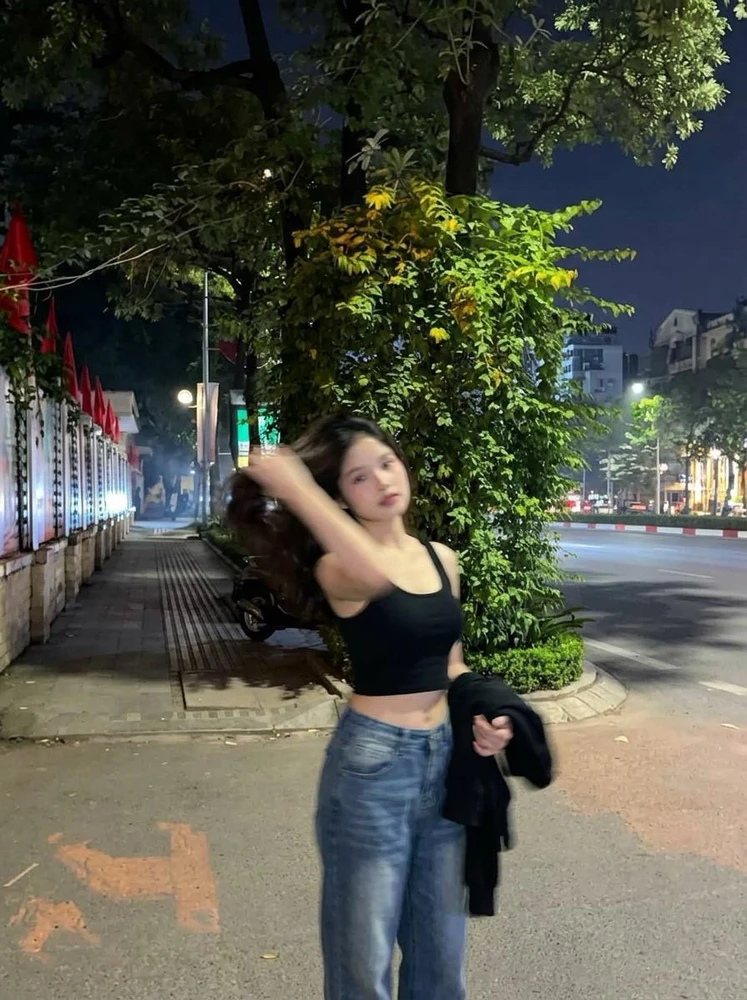 GIF uploaded by Dewi