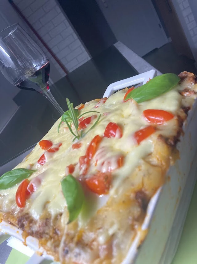 GIF e kentsoeng ke Rico