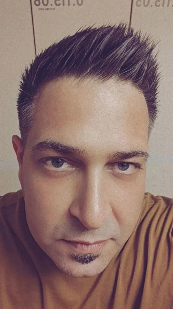 GIF uploaded by Izi
