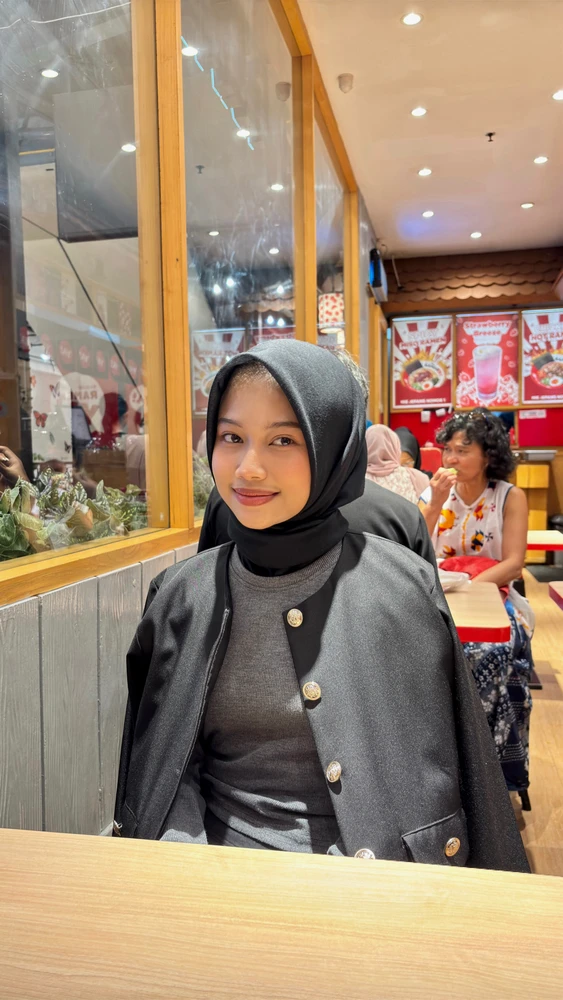 Hana tomonidan yuklangan GIF