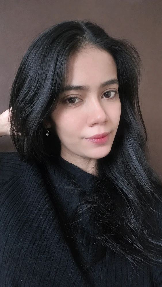 GIF uploaded by Trisvhani