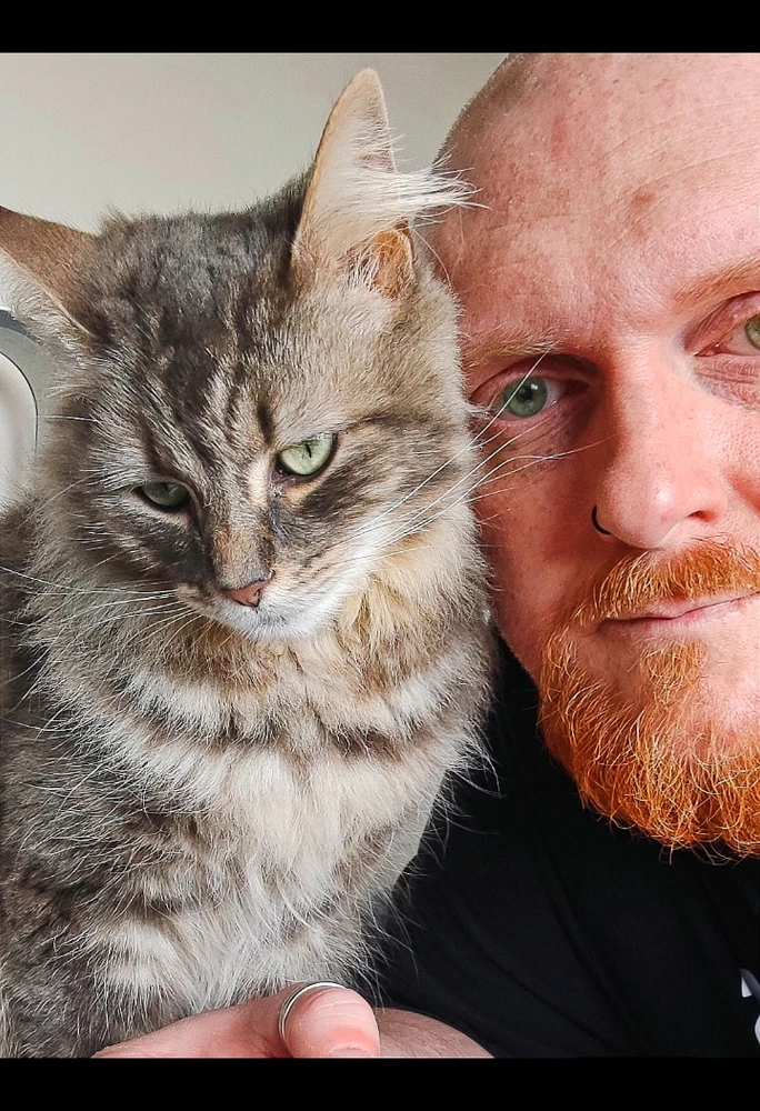 Andy(bearded ginger)上传的GIF